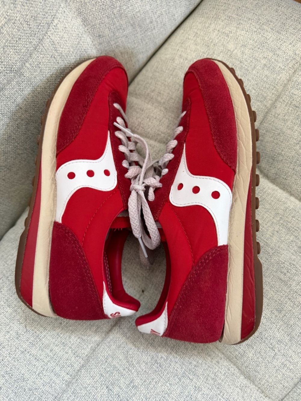 Saucony Red and White Retro Trainer 80 Sneakers